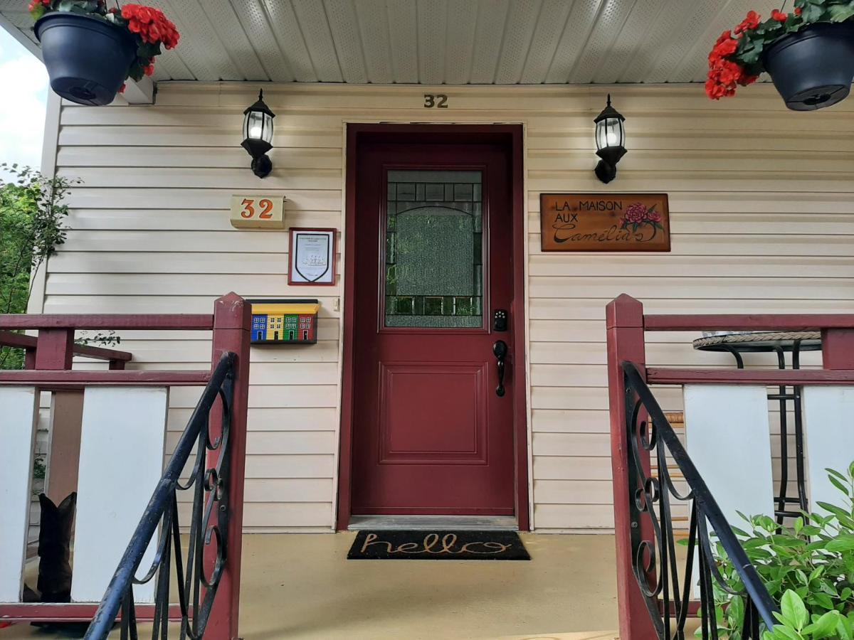 La Maison Aux Camelias Bed & Breakfast Coaticook Exterior photo